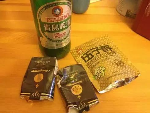 烟酒槟榔不离口