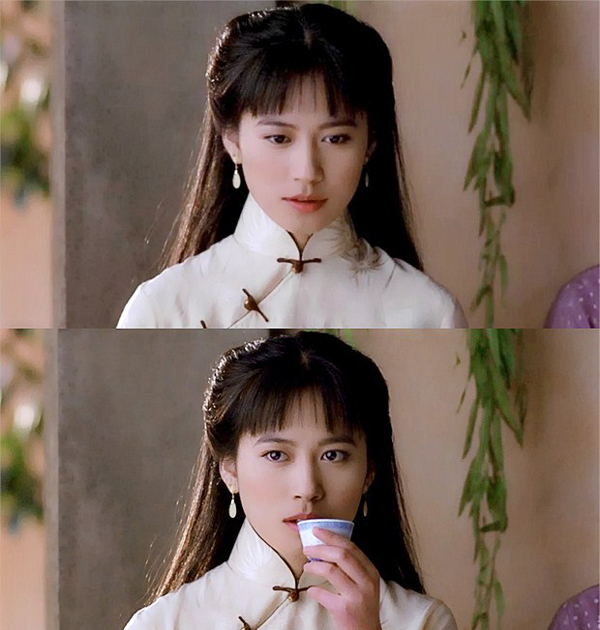 大学期间,她相继出演了好莱坞电影《喜福会》,香港电影《天与地》.