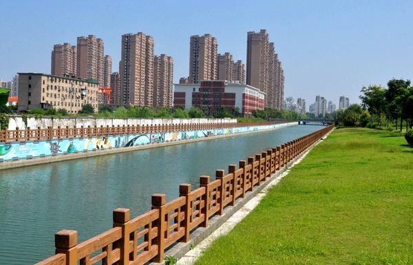 图说: 上海走马塘河道通过治理水清岸绿风景如画来源:东方ic