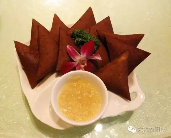 安阳美食"炸血糕"