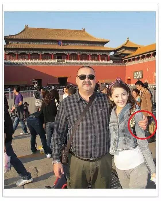 古力娜扎,迪丽热巴早年罕见同框照曝光,跟现在比怎么样?