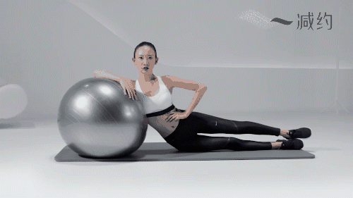 12 健身球侧卧抬腿(左/右)