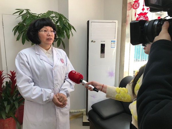 肾脏免疫中心主任梁玉梅接受媒体采访并做讲座.