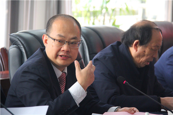 陕西省教育厅年检专家组组长吴航讲话