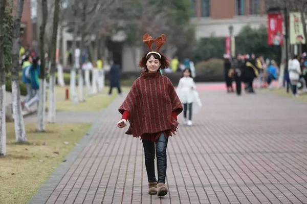 【名校情报】"奇装异服"也能进校园?这个实验学校的"童玩节"太会玩!