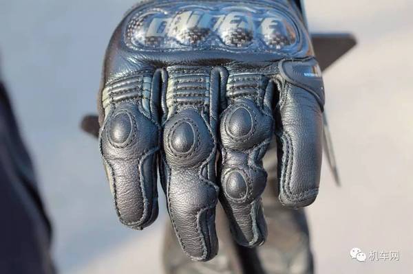 正品现货,丹尼斯短款春秋手套,真皮材质,碳纤维防护