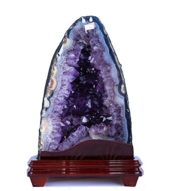 你们知道紫晶洞长什么样 它的功效又有哪些呢 时尚频道 手机搜狐