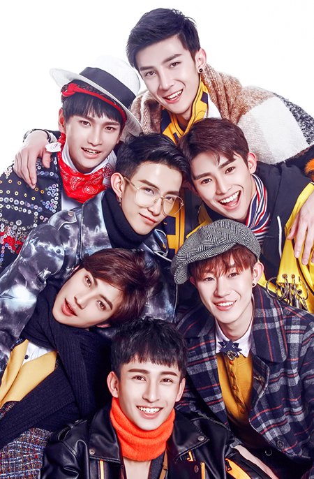 该曲由知名制作人许荣臻亲自制作并作曲,著名作词人吕易秋和编曲赵明