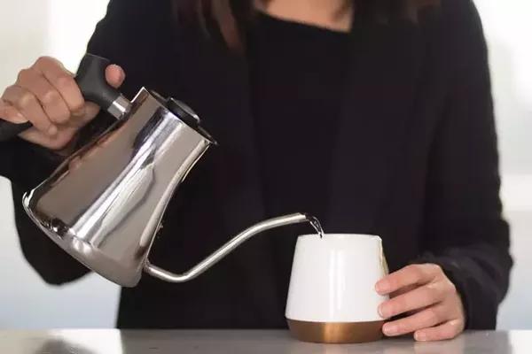 让你第一次手冲咖啡就上手的四种智能方法!