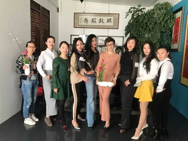 成长学院 i 这些辣妈已经在默默的充电