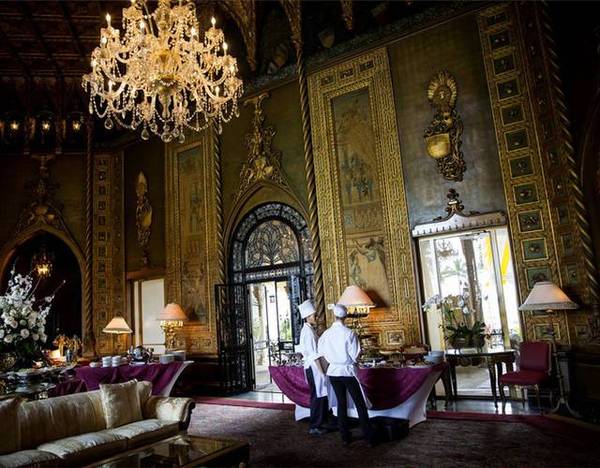 ▼城堡的使用面积10219平方米,有126个房间. 你说够不够住?