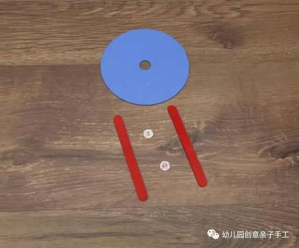 幼儿园亲子手工之废物利用 光盘冰棍棒组建小玩车 教育频道 手机搜狐