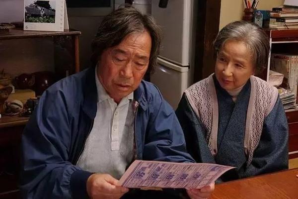 從富家小姐落魄成女傭,一生坎坷,在98歲時當詩人