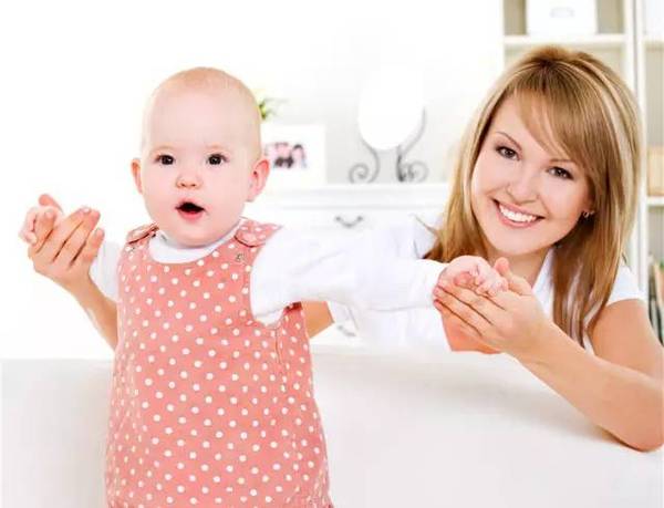 选保姆前要注意这3点 小心宝宝受欺负 健康频道 手机搜狐