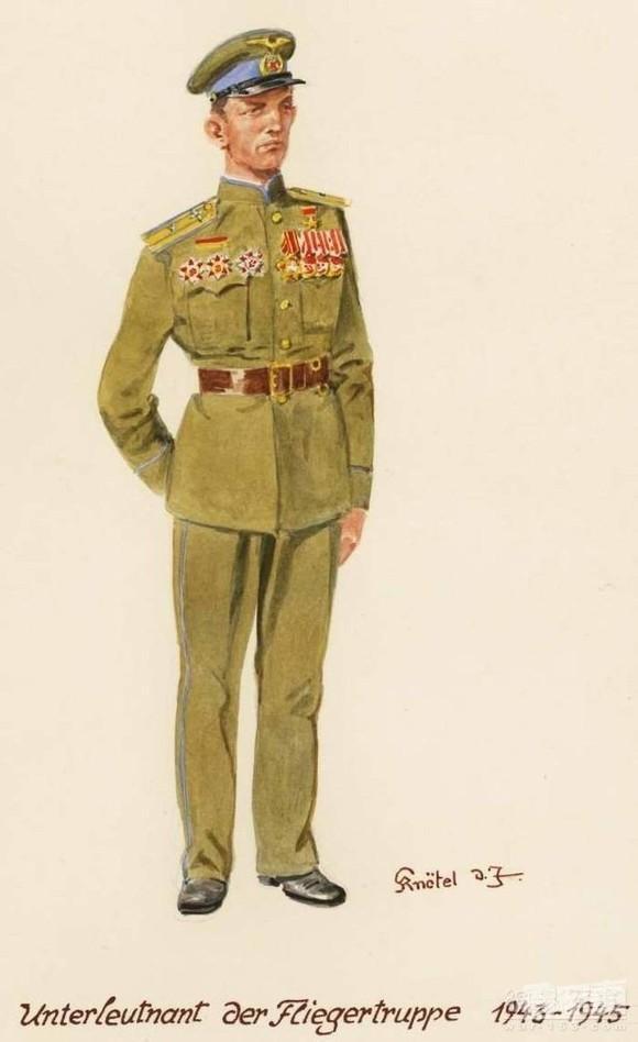 这是1943年初苏联空军的一个初级中尉,在20世纪40年代之前,苏联陆军