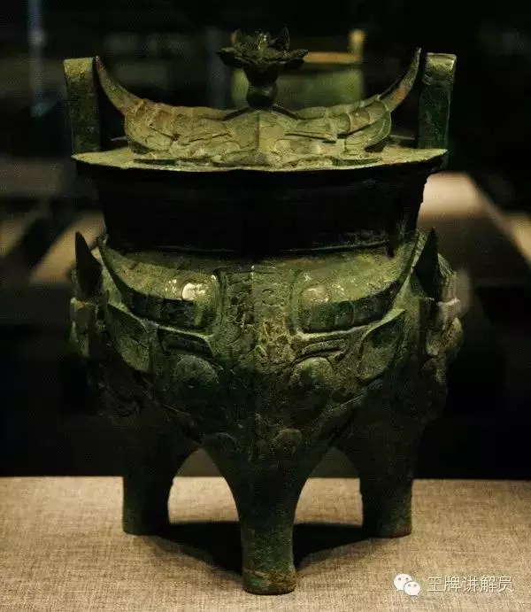 燕国第一个都城位于北京房山,那里出土了燕国青铜器