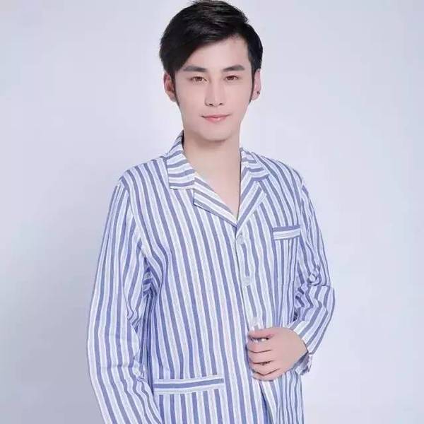 omg丨穿上「病号服」姑娘竟然热情的邀我深夜吟诗