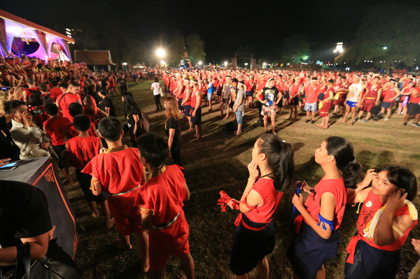 观泰拳拜师仪式,领略泰国大城古王朝百年风采