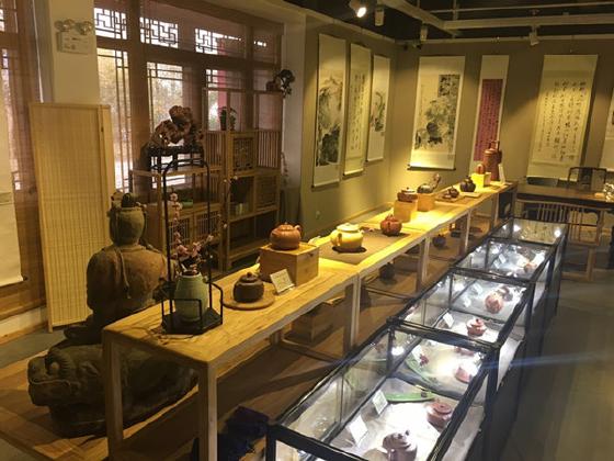 紫砂文化,融合了宜兴7000多年的陶瓷文化和几千年的茶文化累积的精髓