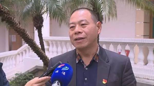 党代表热议工作报告 看看他们关注啥?