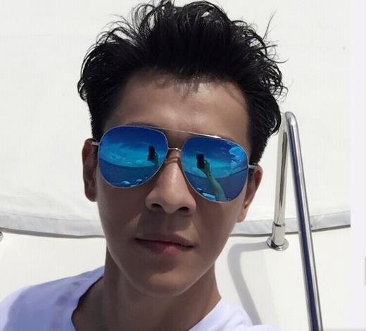 乔振宇晒自拍帅出天际!可要不要这么逗呢?