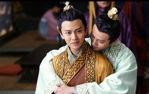 的换人事件,与秦俊杰共同出演《大唐荣耀》,担当男一号的任嘉伦则没有