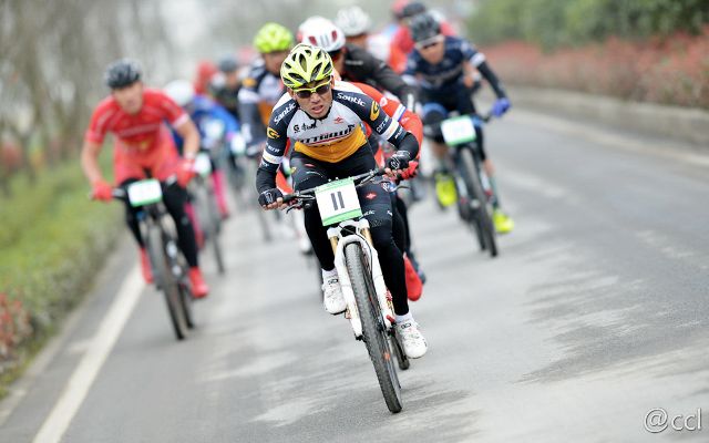 中自联遵义站2:马大帅新车队首胜 颁奖现场人气火爆