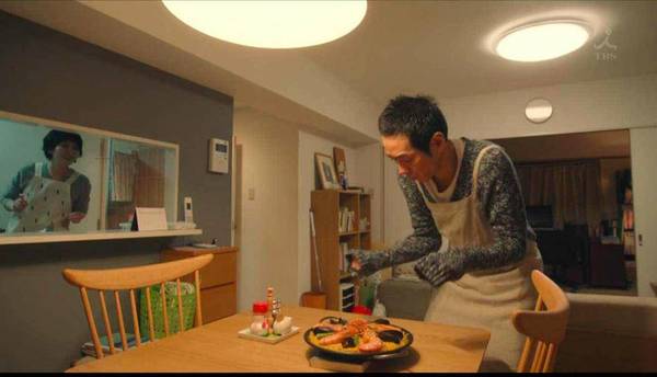 自己的爱情从充满文艺清新的味道,一下子沦落成了垫桌子的悲惨日常