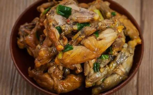 练塘茭白 咱们青浦的特产这里小西就不多说了,练塘的熏拉丝,茭白