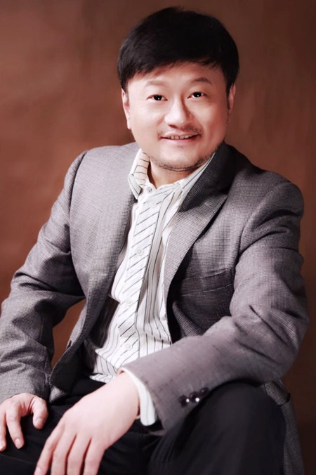 洪凯新歌上线 用《我的歌喉》怀念故乡