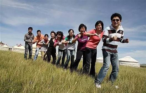 只会剪刀手?别再用这样的拍照姿势侮辱繁华春景