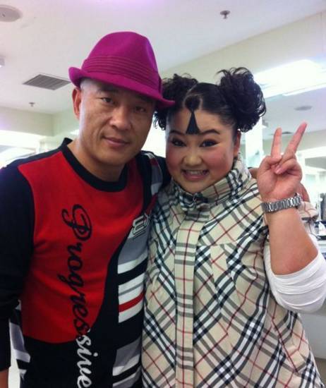 她天生开朗 没有难题 不做作的性格 让杨冰深深的喜欢 深爱胖丫的他