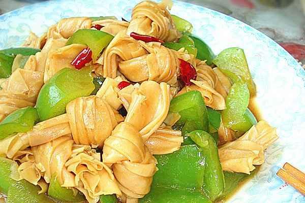 家常菜青椒腐竹结 尖椒炒豆皮 凉拌豆腐丝 美食频道 手机搜狐