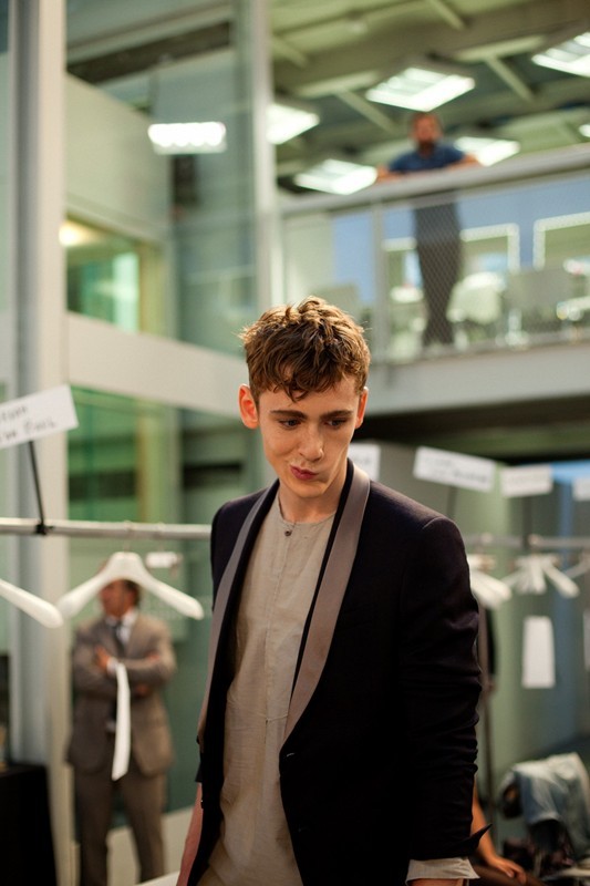 电力突破天际!英国雀斑俊模tom webb