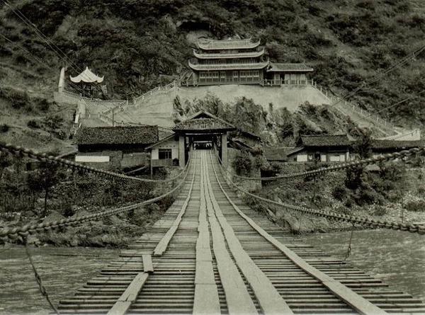 老照片:上个世纪的泸定桥 中国人放不下的记忆