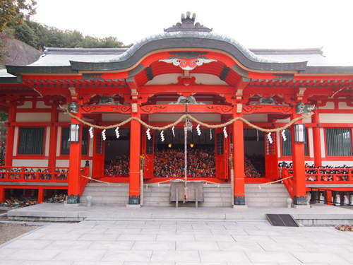 探秘日本令人 毛骨悚然 的神社 旅游频道 手机搜狐