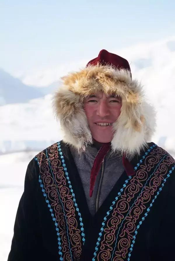 聆听天堂禾木雪,走进仙境喀纳斯