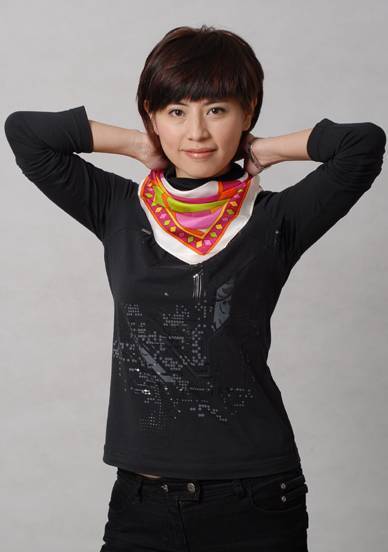 王中军进行财经专访 这位气质型美女 也是位纯正的万州妹儿 史小恩