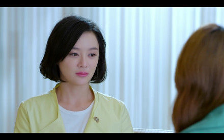 袁姗姗与陈晓主演了爱奇艺大剧《云巅之上》,剧中袁姗姗饰演的简兮