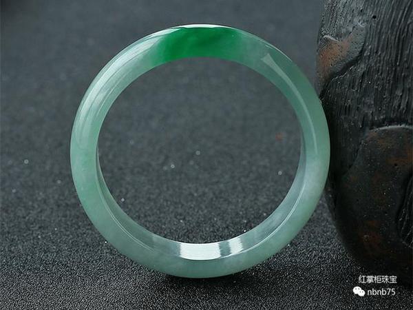 珠宝鉴定师带你评估翡翠价值