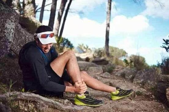 跑步损伤猛于虎 高尔夫球可缓解足底筋膜炎 体育频道 手机搜狐