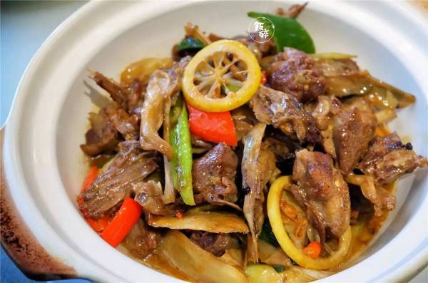 ▼ 秘制广西柠檬鸭