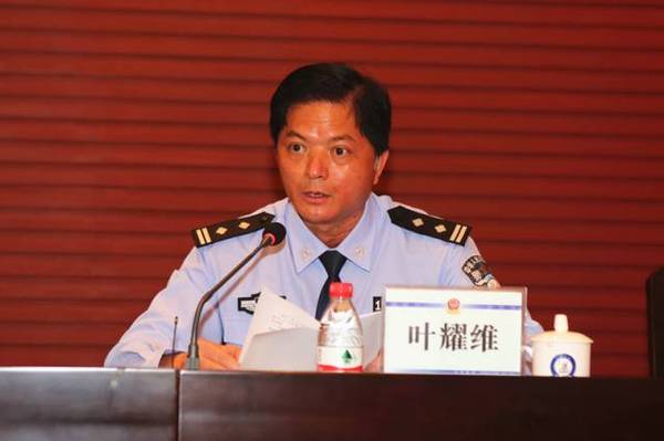 镇委委员,公安分局局长潘建军就近期实行"同步上案·有求必应"打防