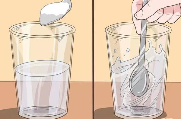 搅拌混匀直至盐全部溶解. 2,把棉球浸入盐溶液.