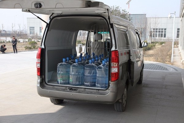 微面运输桶装水