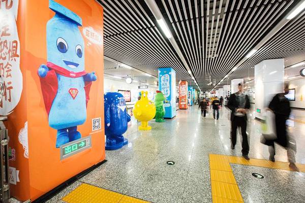 的小鸡艾米,"顽皮有趣"的小恐龙暴暴牙,和"勇猛冲动"的上季人气人偶布