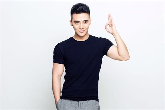 最帅电台dj被称为"成都版陈末"