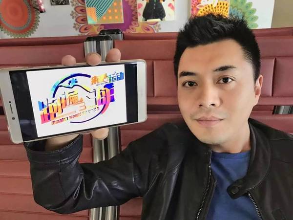 大长腿美女竟然从西湖"跑"向普吉岛!