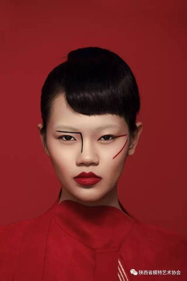 中国国际时装周签约模特,中国广州国际模特大赛全国冠军 曹欣怡