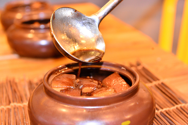 瓦罐快餐竟然要被【憨小二】坛子肉吊打了!